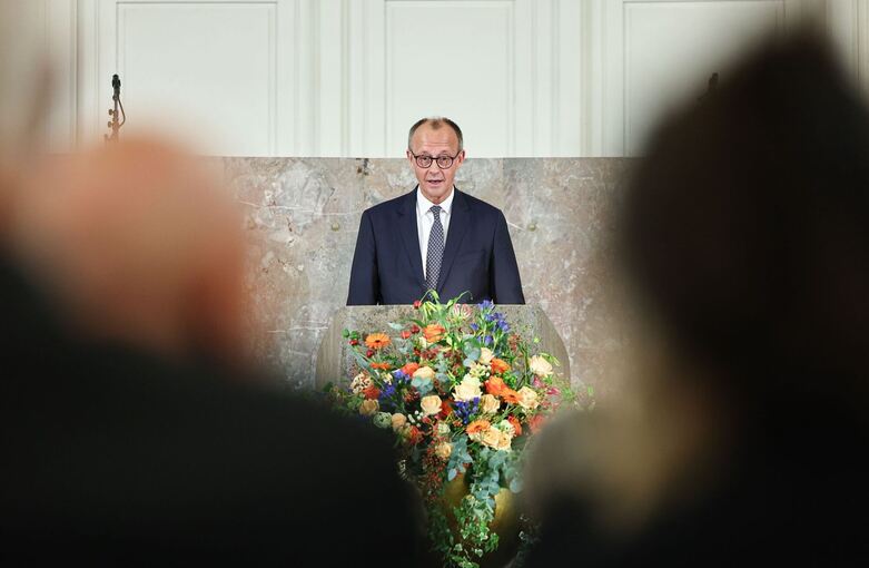 Merz bei der Gedenkfeier für den Bankier Friedrich von Metzler