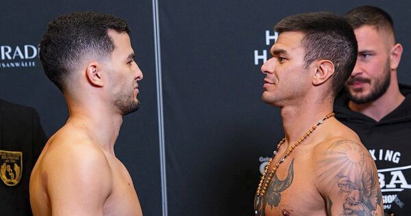 Younes Zarraa (links) holt im Kampf gegen den Bietigheimer Profiboxer Leonardo Di Stefano Ruiz seinen 14. Profisieg.