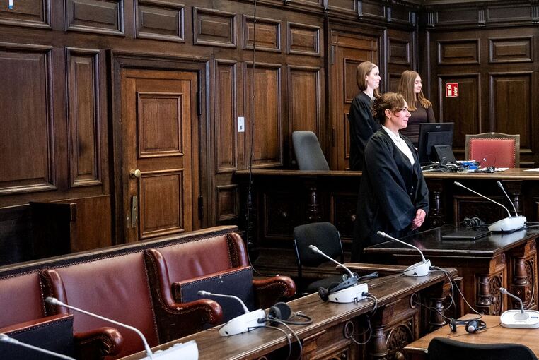 Prozess um Messerangriff im Hamburger Hauptbahnhof