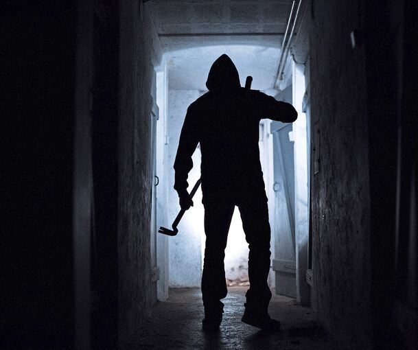 Einbrecher hat ein Jugendlicher in Hoheneck bei ihrer Tat überrascht. Einbrecher hat ein Jugendlicher in Hoheneck bei ihrer Tat überrascht.