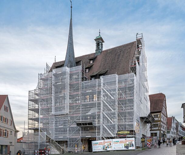 Seit dem Frühsommer ist das Bietigheimer Rathaus eingerüstet.