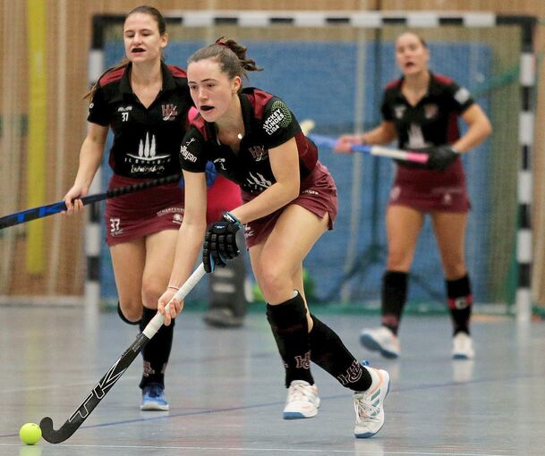 Lara Lückehe (vorn) und die HCL-Frauen bekommen am Wochenende einen Vorgeschmack auf ihre Südgruppen-Gegner.