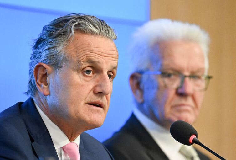 Frank Nopper (l, CDU), Oberbürgermeister der Stadt Stuttgart Frank Nopper (l, CDU), Oberbürgermeister der Stadt Stuttgart