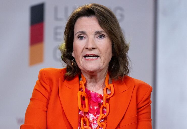 Christiane Goetz-Weimer Christiane Goetz-Weimer