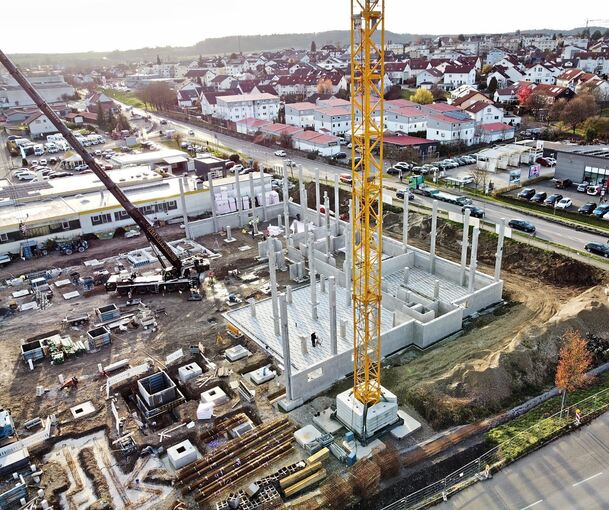 Die Baustelle der neuen Bäckereizentrale dominiert aktuell den Ortseingang von Großbottwar.