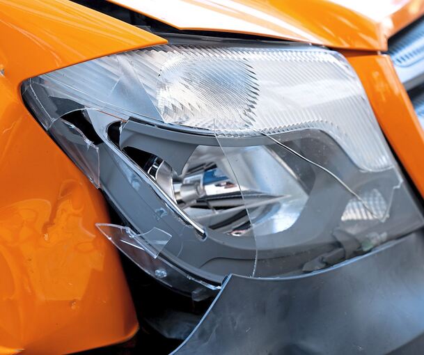 Ohne sich um den Schaden zu kümmern, ist der Verursacher in Kornwestheim weitergefahren (Symbolbild).