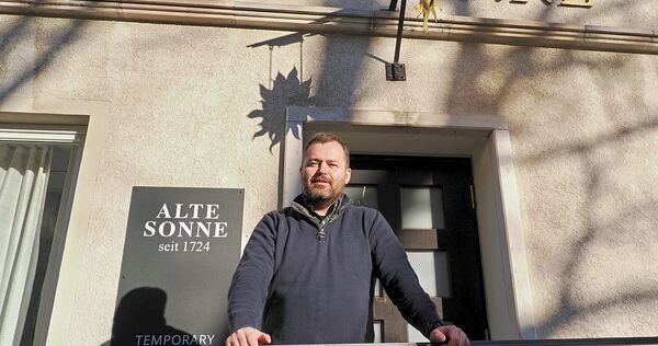 Alte Sonne: Ralf Müller sorgt wieder für entspannte Bar-Atmosphäre mit DJ-Sound.