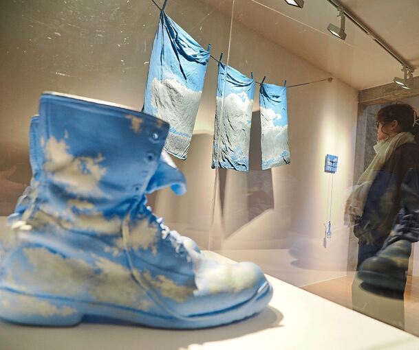 Wolkige Aussichten: Bei Geoffrey Hendricks ist alles in passender Optik.