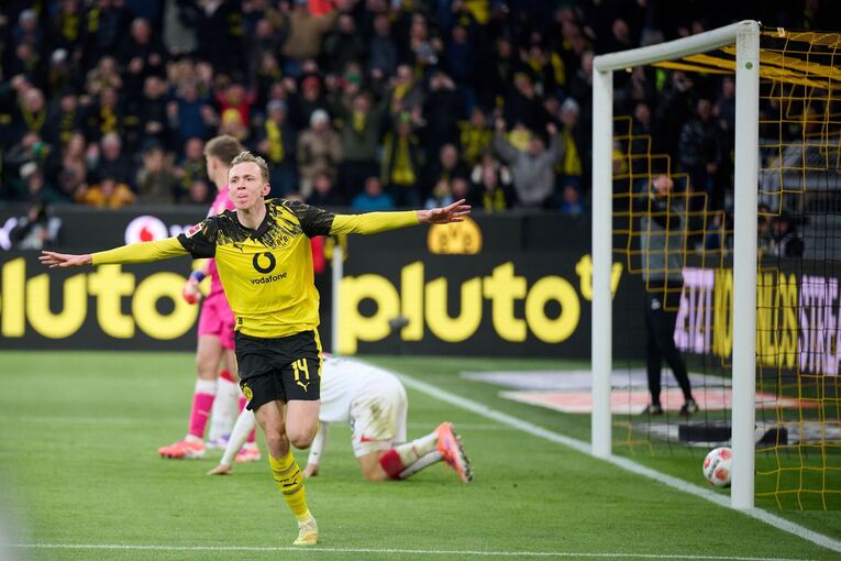 Borussia Dortmund - VfB Stuttgart Borussia Dortmund - VfB Stuttgart