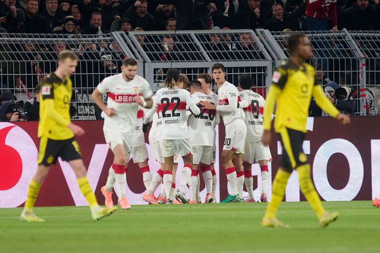 Borussia Dortmund - VfB Stuttgart Borussia Dortmund - VfB Stuttgart