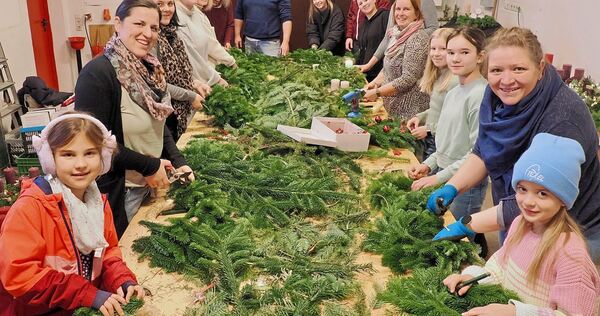 An zwei Tagen wurde im Vereinsheim des Bürgervereins Hofen fleißig gearbeitet.