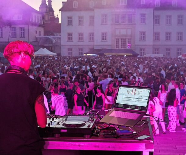 Das Marktplatzfest ist eines der Events, bei dem Menschen sich in ungezwungener Atmosphäre begegnen können.