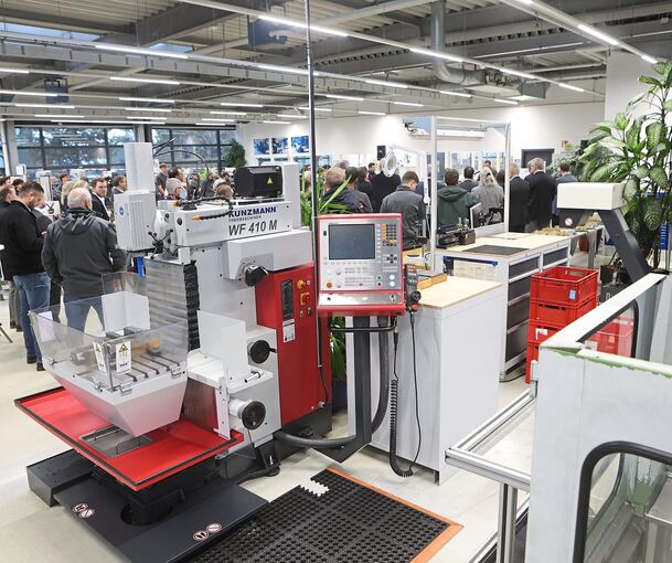 Helle Räume, moderne Technik: das neue Ausbildungszentrum von BBS Automation und Dürr Systems in Freiberg.