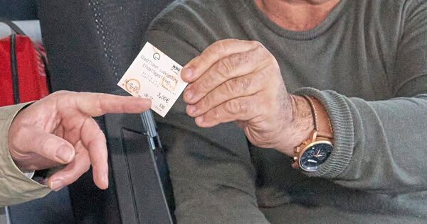 Einzelne Fahrkarten könnten für die Münchinger und Heimerdinger teurer werden, wenn die Orte in andere Tarifzonen verlegt werden.