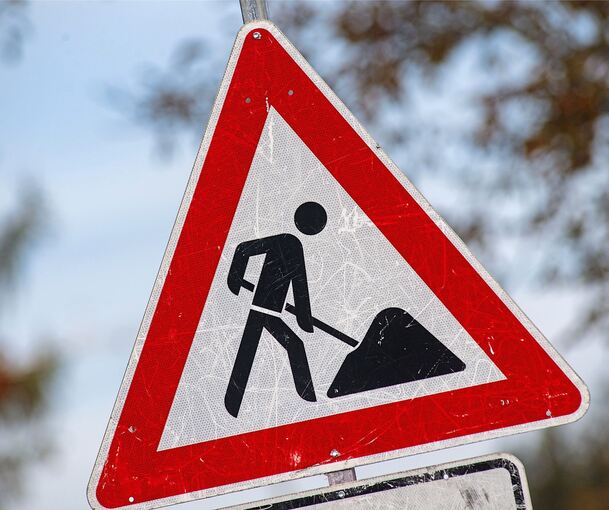 Baustelle an der Schiffsanlegestelle Poppenweiler. Foto: Stefan Sauer/dpa Baustelle an der Schiffsanlegestelle Poppenweiler.