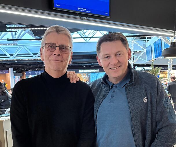 Sportminister Gudmundur Ingi Kristinsson (l.) und Oskar Armannsson.