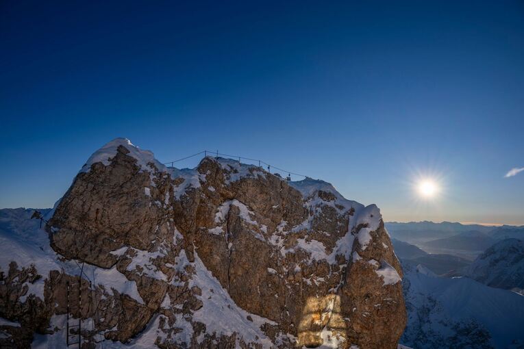 Rücktransport des Zugspitz-Gipfelkreuzes
