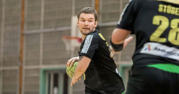 Valentin Schmidt im März 2023 beim Spiel gegen die SG BBM in der Viadukthalle.