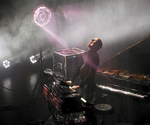 Dialektik der Werkzeuge: Martin Kohlstedt im Scala.