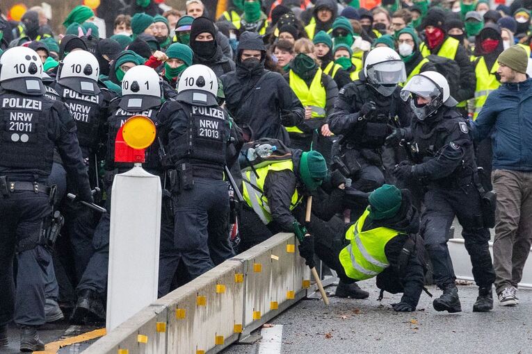 Neugründung AfD-Jugendorganisation - Proteste