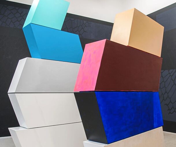 „Objekthaftigkeit der Malerei“: Die Ausstellung von Christian Henkel.