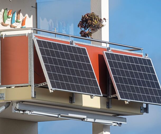 ... wollen zwei Fraktionen lieber auf den Klimabonus mit Vergünstigungen etwa beim Balkonkraftwerk verzichten.