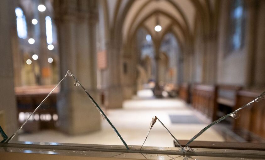 Unbekannte verwüsten Kirche in Stuttgart Unbekannte verwüsten Kirche in Stuttgart