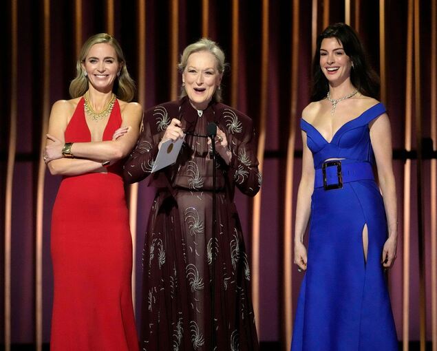 Emily Blunt (l-r), Meryl Streep und Anne Hathaway