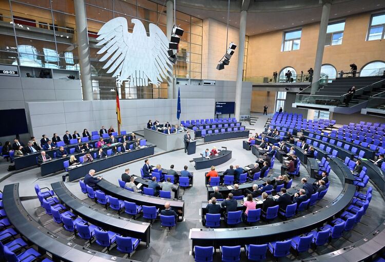 Pendler, Gastro, Ehrenamt: Bundestag beschließt Entlastung Pendler, Gastro, Ehrenamt: Bundestag beschließt Entlastung