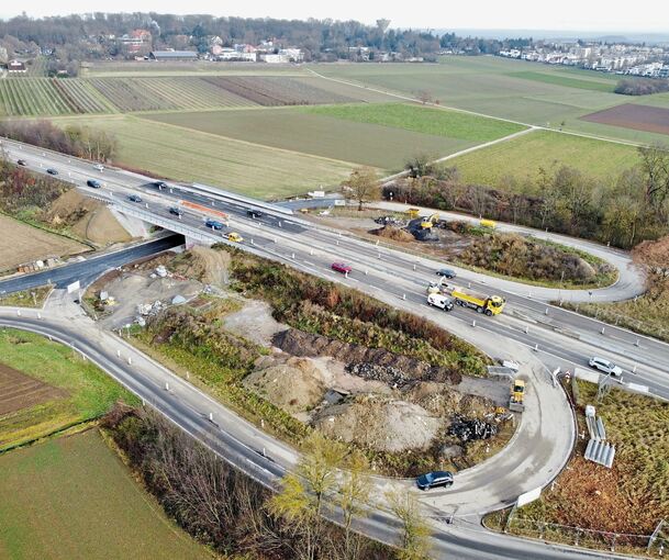 Blick auf die neue Brücke beim Autokino Kornwestheim im Dezember 2025.