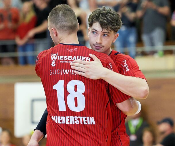 Besonderes Spiel: Kapitän Fabian Wiederstein und Fynn Nicolaus (rechts) stehen vor einem außergewöhnlichen Aufeinandertreffen.