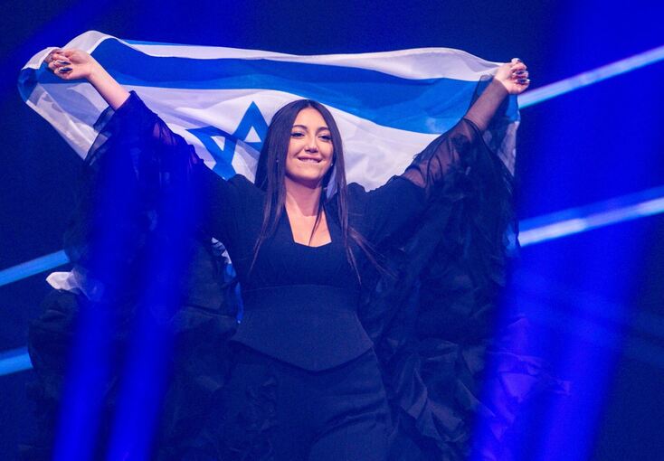 Die israelische Sängerin Yuval Raphael beim 69. ESC Die israelische Sängerin Yuval Raphael beim 69. ESC