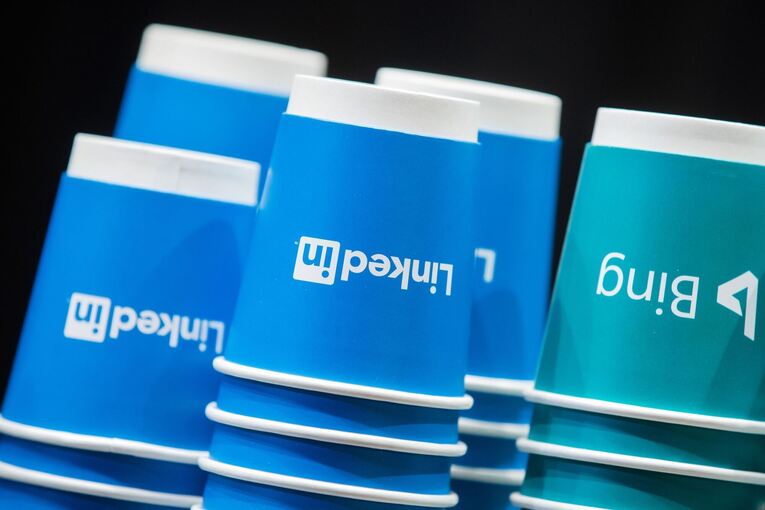 Netzwerk LinkedIn und Suchmaschine Bing