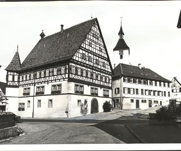 Das Rathaus Münchingen vor dem Zusammenschluss der beiden Ortsteile Korntal und Münchingen.