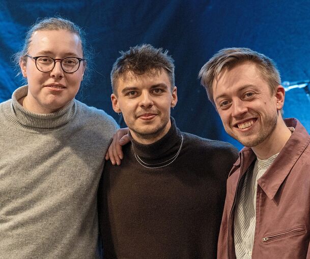 Sind am 12. Dezember, auf der Bühne des Wartesaals: Jan Blikslager, Noah Diemer und David Giesel (von links)