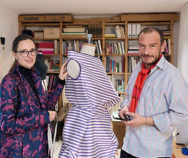 Das Designer-Duo Sanna und Patrick Schubert in seinem Atelier in Asperg. Im Frühjahr soll die neue Kollektion stehen.