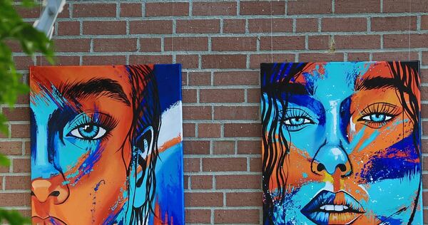 Frauenporträts mit eisblauen Augen: Vanessa Meyer mag den kraftvollen Auftritt.