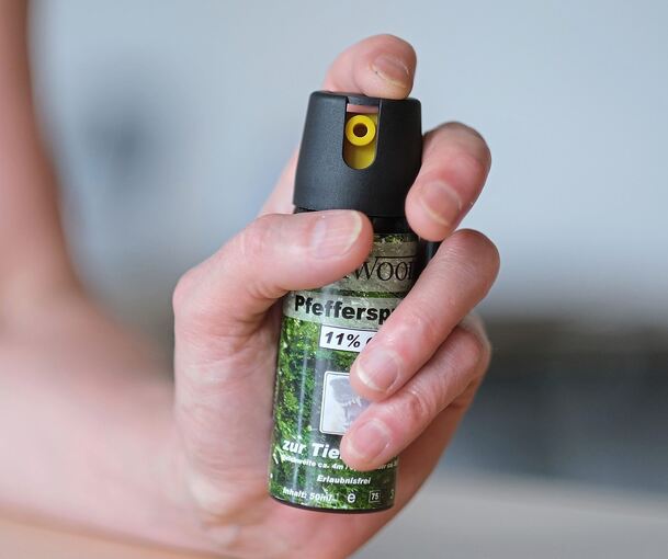 Ein Jugendlicher soll im Streit Reizgas eingesetzt haben.