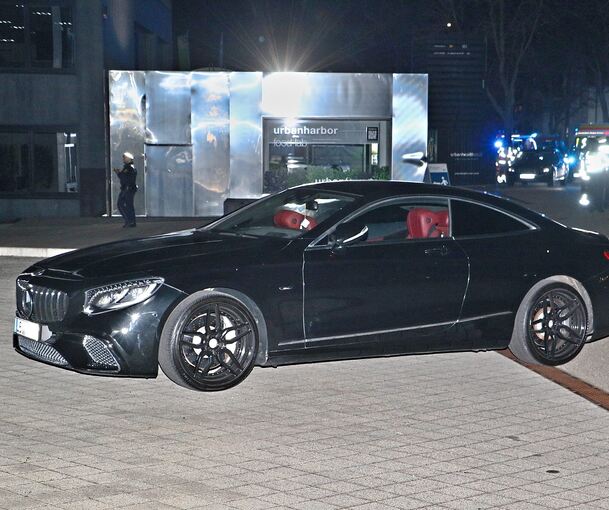 Überraschung an dritten Verhandlungstag: In dem Auto, abgestellt am Urban Harbor am Unfallabend vom später flüchtigen I., saßen nicht nur der Bruder des Todesfahrers und deren Cousin, sondern auch noch eine Freundin.