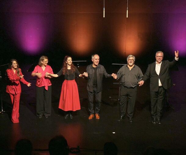 Mit zeitgenössischem Musiktheater: Johanna Vargas (von links), Susanne Leitz-Lorey, Helena Sorokina, Martin Nagy, Guillermo Anzorena und Andreas Fischer.