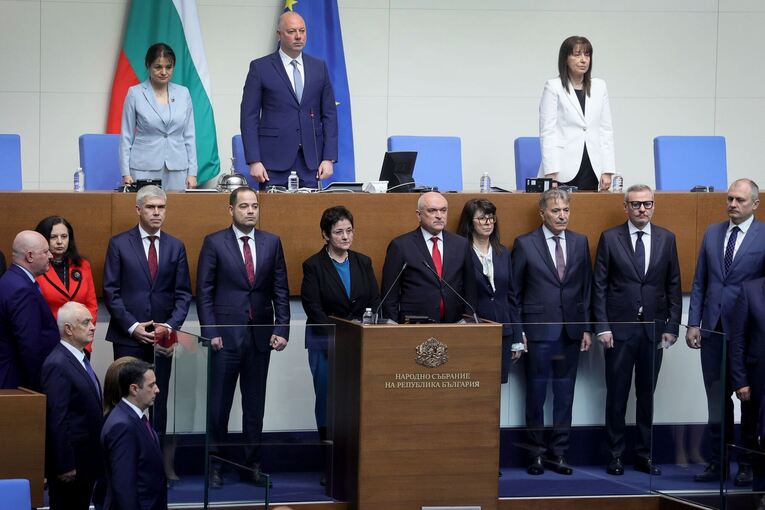 Rossen Scheljaskow (oben Mitte) war früher Parlamentspräsident.