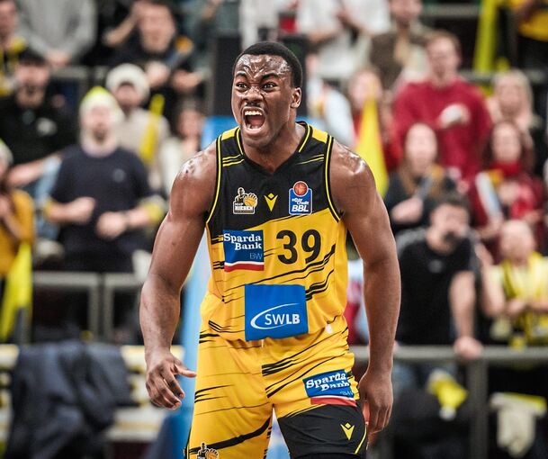 Giftiger Verteidiger und voller Energie: Maxwell Dongmo Temoka im Spiel gegen die Gladiators Trier.