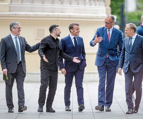 Selenskyj und die Koalition der Willigen: Englands Premier Keir Starmer (v.li.), Ukraines Präsident Wolodymyr Selenskyj, Frankreichs Präsident Emmanuel Macron Bundeskanzler Friedrich Merz und Polens Ministerpräsident Donald Tusk im Mai in Kiew.