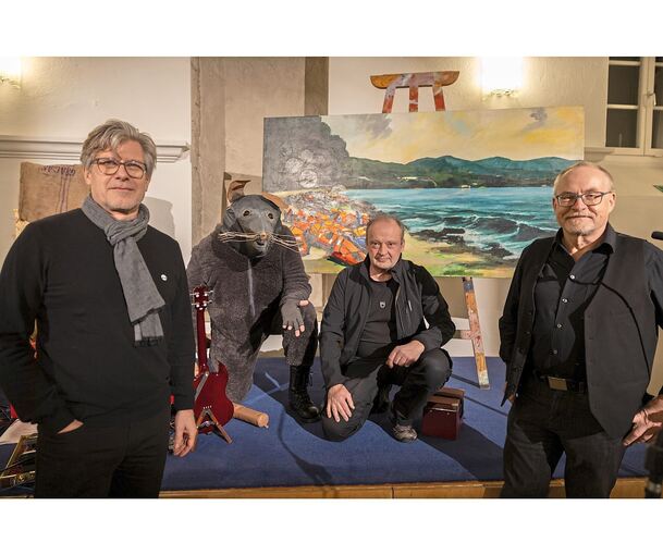 Gemälde, Kurzgeschichten und Kleinkunst bieten die vier Künstler (von links) Kai Bliesener, Jochen Faber (Ratte), Jan F. Welker und Joachim Speidel.