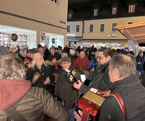 Beim Auftritt der Band „Beat Union“ wird laut mitgesungen.