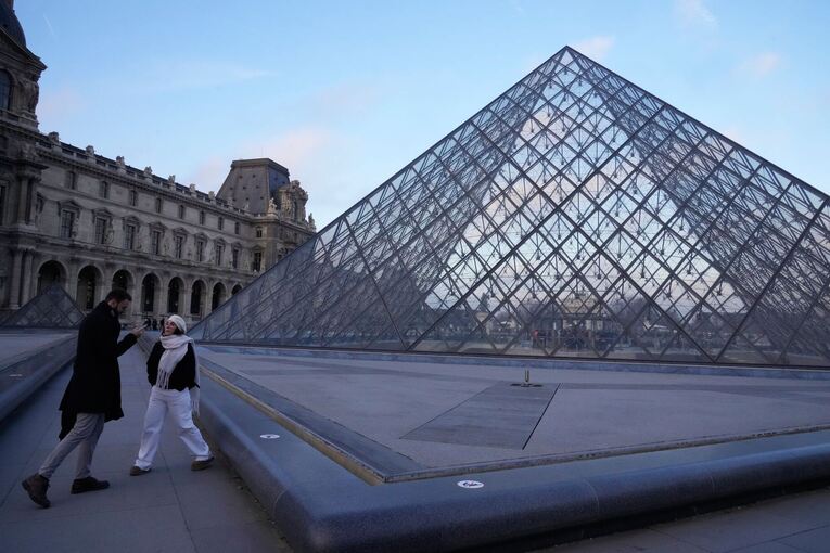 Mitarbeiter des Louvre streiken Mitarbeiter des Louvre streiken