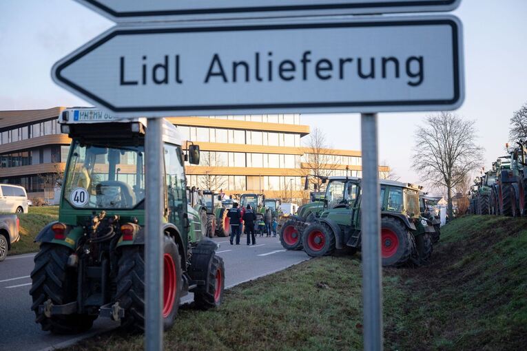 Demonstration von Landwirten vor Lidl-Zentrale Demonstration von Landwirten vor Lidl-Zentrale