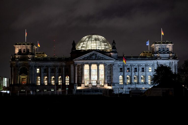 Reichstagsgebäude im Morgengrauen Reichstagsgebäude im Morgengrauen