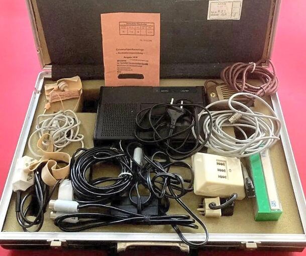 Eine mobile Abhöranlage aus der DDR – Kostenpunkt: 1800 Euro.