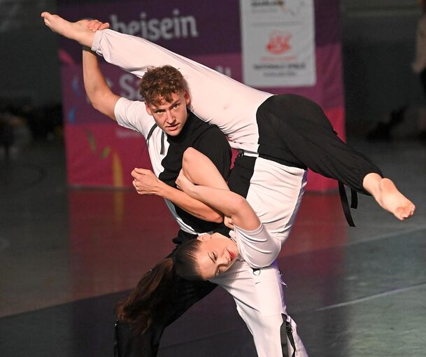 Caroline Gruber und Leno Vierus in Aktion.